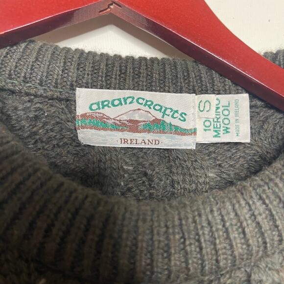 Aran Crafts traditional Irish Fisherman crew neck sweater in a dark green S - Picture 2 of 5